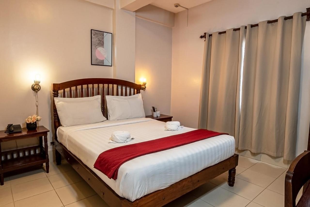 Kiwi Hotel Cebu Exterior photo