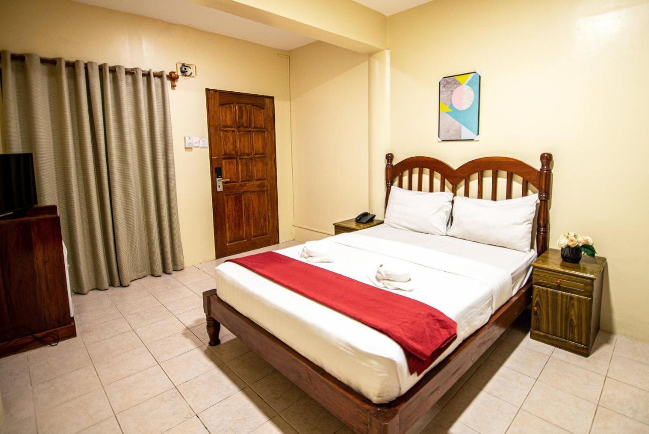 Kiwi Hotel Cebu Exterior photo